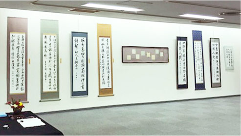 年１回社中展を開催